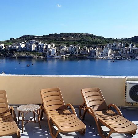 Bayview 2 Bedroom Seaview Apartment With Large Terrace With Panoramic Views - By Getawaysmalta セント・ポールズ・ベイ エクステリア 写真