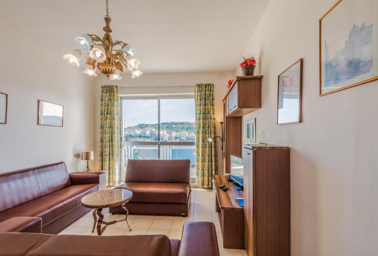 Bayview 2 Bedroom Seaview Apartment With Large Terrace With Panoramic Views - By Getawaysmalta セント・ポールズ・ベイ エクステリア 写真
