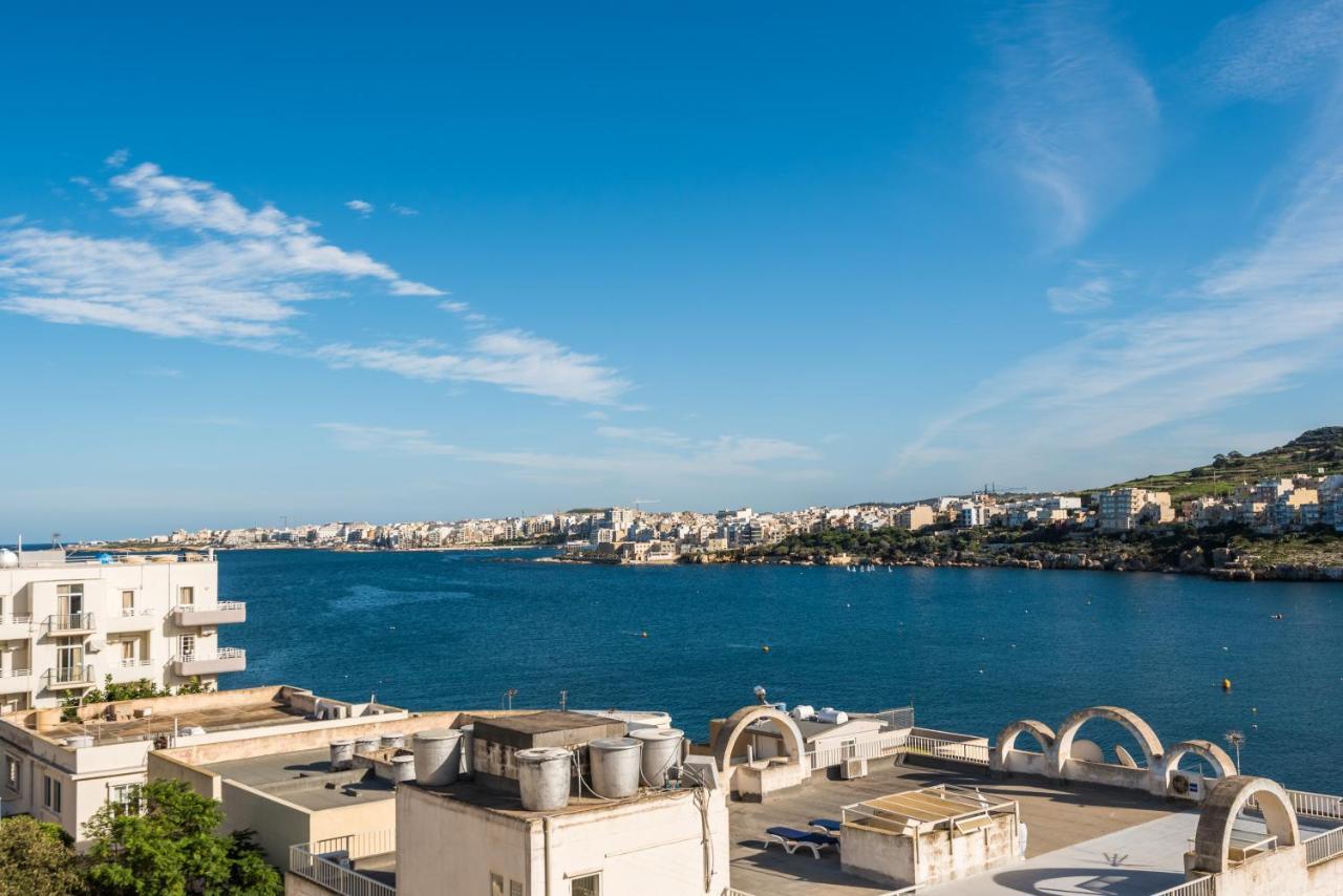 Bayview 2 Bedroom Seaview Apartment With Large Terrace With Panoramic Views - By Getawaysmalta セント・ポールズ・ベイ エクステリア 写真