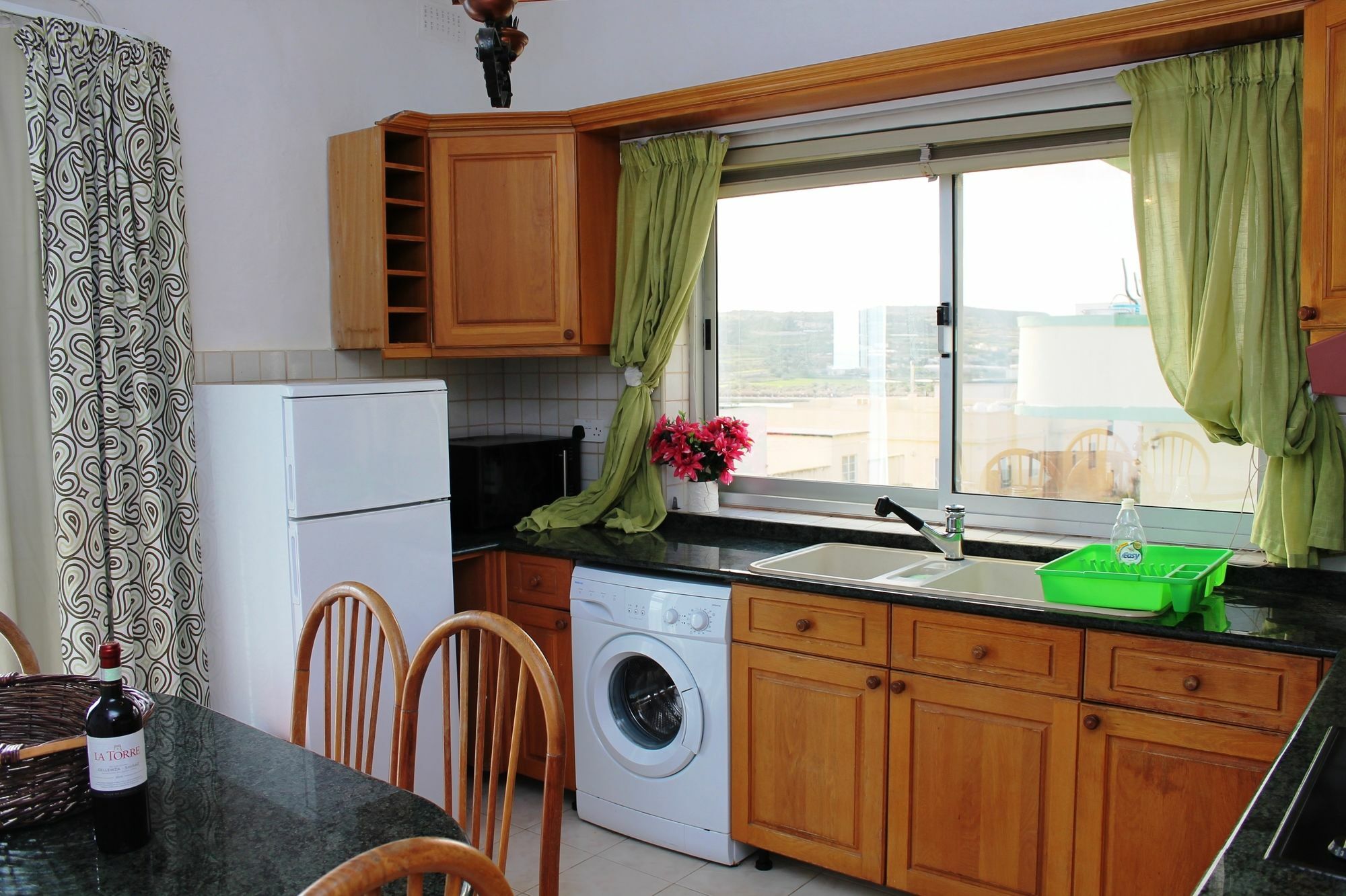 Bayview 2 Bedroom Seaview Apartment With Large Terrace With Panoramic Views - By Getawaysmalta セント・ポールズ・ベイ エクステリア 写真